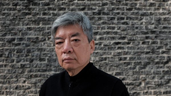 富明配资 这个爱写小说的中国建筑师获得了建筑界最高奖